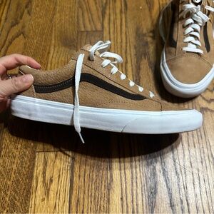 Vans leather size 10.5